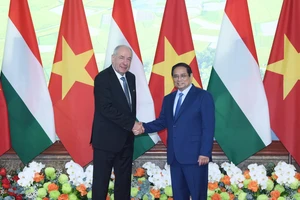 Thủ tướng Phạm Minh Chính và Tổng thống Hungary Sulyok Tamas.