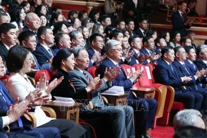 Tổng Bí thư Tô Lâm và Phu nhân với Tổng thống Kazakhstan Kassym-Jomart Tokayev dự Chương trình hòa nhạc hữu nghị Việt Nam- Kazakhstan. (Ảnh: Thống Nhất -TTXVN)