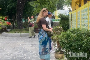 Hà Nội đón 13 triệu lượt khách trong 5 tháng đầu năm 2025. (Ảnh: PHƯƠNG THẢO)