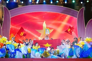 Tiết mục tại chương trình khai mạc hội diễn.