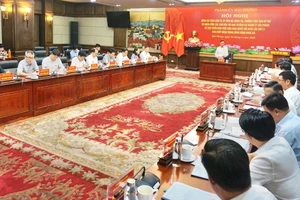 Quang cảnh buổi làm việc.