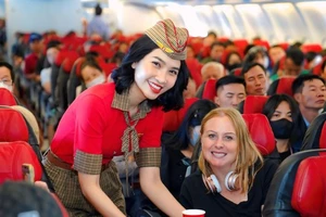 Hãng hàng không Vietjet khuyến mại người dân, du khách hàng triệu vé bay Eco quốc tế giá từ 0 đồng và miễn phí hành lý ký gửi tới 40kg.