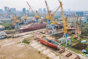Một góc công trường sản xuất của Công ty Đóng tàu Bạch Đằng.