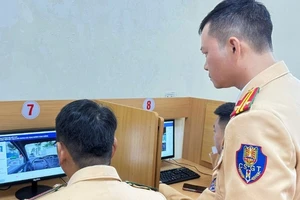 Tập huấn nghiệp vụ sát hạch viên cho lực lượng Cảnh sát giao thông.