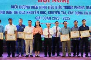 Tôn vinh cán bộ, hội viên, nông dân tiêu biểu trong học tập, trong chia sẻ tri thức và trong cống hiến cho cộng đồng giai đoạn 2023-2025.