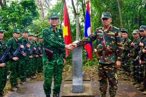 Quá trình tuần tra bảo đảm, tuyệt đối an toàn về người, vũ khí, trang bị, phương tiện và tài liệu. (Ảnh: LÊ THẠCH)