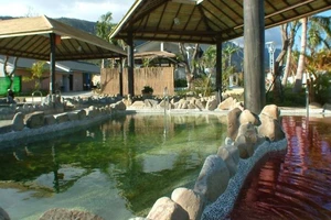 Bể khoáng tại Fennel Hot Spring Resort. (Ảnh: Cục Du lịch Đài Loan - Trung Quốc cung cấp)