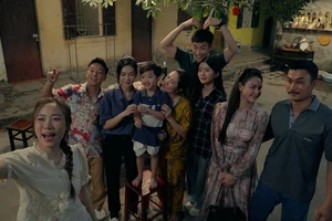 Các diễn viên trong phim "DỊu dàng màu nắng". (Ảnh: VFC)