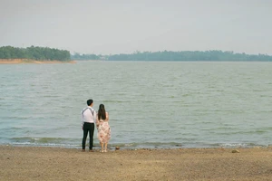 Cảnh trong phim “Cầu vồng ở phía chân trời”. (Ảnh: VFC)