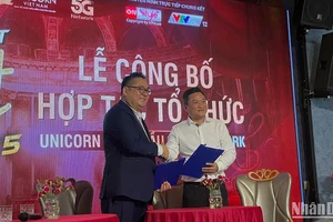Ký kết hợp tác giữa Ban tổ chức cuộc thi và Công ty Công nghệ và truyền thông đa phương tiện 5G.