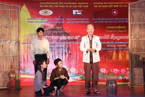 Vở kịch ngắn “Chuyện nhà chị Tín” mang lại nhiều cung bậc cảm xúc cho khán giả. (Ảnh: Hải Tiến)