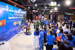 Phim Địa đạo: Mặt trời trong bóng tối được chiếu phổ biến tới thế hệ trẻ trong nhiều chương trình ý nghĩa.