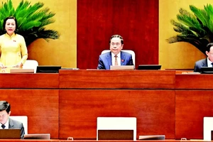 Chủ tịch Quốc hội Trần Thanh Mẫn và các Phó Chủ tịch Quốc hội chủ trì, điều hành phiên họp. (Ảnh: THỦY NGUYÊN)
