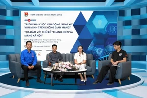 Các diễn giả chia sẻ tại tọa đàm “Thanh niên và Mạng xã hội”. (Ảnh BAN TỔ CHỨC)