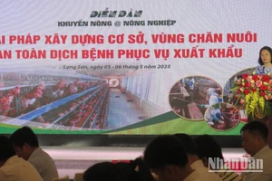 Đại diện lãnh đạo Sở Nông nghiệp và Môi trường tỉnh Lạng Sơn tham gia trao đổi tại diễn đàn.