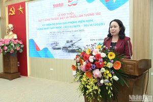 Đồng chí Võ Thị Ánh Xuân, Ủy viên Trung ương Đảng, Phó Chủ tịch nước đánh giá cao Báo Nhân Dân đã chuẩn bị cẩn trọng, kỹ lưỡng, tổ chức Đợt thông tin tuyên truyền đặc biệt trên các ấn phẩm. (Ảnh: BÙI GIANG)