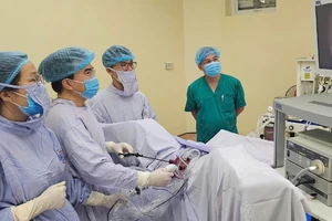 Các bác sĩ Bệnh viện K phẫu thuật cho bệnh nhân. (Ảnh: BVCC)