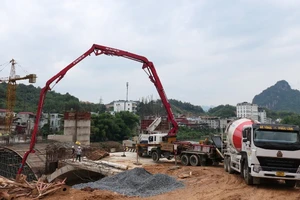 Nhiều công trình trọng điểm ở Hà Giang thi công xuyên kỳ nghỉ lễ. 