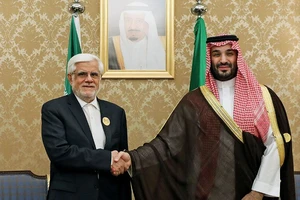 Phó Tổng thống Iran Mohammad Reza Aref (trái) và Thái tử Saudi Arabia Mohammed bin Salman. (Ảnh: IRNA)