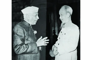 Chủ tịch Hồ Chí Minh và Thủ tướng Ấn Độ Jawaharlal Nehru, hai nhà lãnh đạo đặt nền móng cho quan hệ Việt Nam-Ấn Độ. (Ảnh: TTXVN)