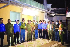 Lực lượng công an phối hợp với ngành chức năng địa phương chuẩn bị tuần tra, kiểm soát nhằm góp phần giữ vững an ninh, trật tự ở cơ sở.