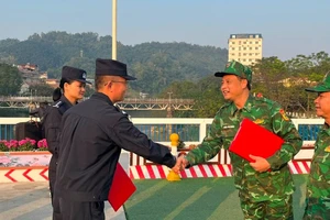 Bộ Chỉ huy Bộ đội Biên phòng tỉnh Lào Cai và Chi đội quản lý biên giới Hồng Hà, Trạm kiểm soát biên phòng xuất nhập cảnh Hà Khẩu (Trung Quốc) tổ chức tuần tra liên hợp.