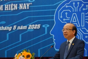 Tiến sĩ Phan Chí Hiếu, Chủ tịch Viện Hàn lâm Khoa học Xã hội Việt Nam.