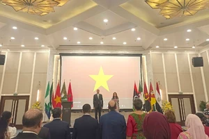 Thứ trưởng Ngoại giao Nguyễn Minh Hằng và Đại sứ Vương quốc Morocco tại Việt Nam Jamale Chouaibi. (Ảnh: HỒNG HẠNH)