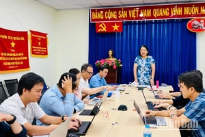Giám đốc Trung tâm Chuyển đổi số Thành phố Hồ Chí Minh Võ Thị Trung Trinh phát biểu tại hội nghị tập huấn.