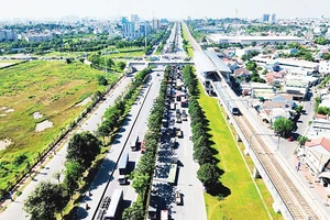 Toàn cảnh tuyến Metro số 1 Thành phố Hồ Chí Minh. (Ảnh THẾ ANH)