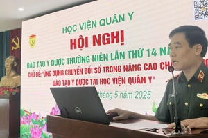 Giám đốc Học viện Quân y, Trung tướng, Giáo sư, Tiến sĩ Trần Viết Tiến phát biểu tại Hội nghị.