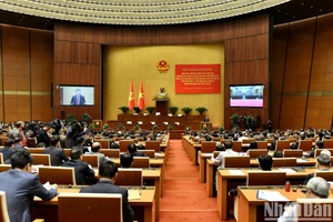 Hội nghị toàn quốc quán triệt, triển khai tổng kết việc thực hiện Nghị quyết số 18-NQ/TW của Ban Chấp hành Trung ương Đảng khóa XII; tình hình kinh tế-xã hội năm 2024, giải pháp tăng tốc phát triển kinh tế-xã hội năm 2025 và tháo gỡ những điểm nghẽn, nút thắt về thể chế. (Ảnh: ĐĂNG KHOA)
