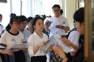 Các thí sinh tham gia kỳ thi đánh giá năng lực Đại học Quốc gia Thành phố Hồ Chí Minh đợt 1 năm 2025.