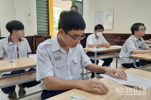 Học sinh Thành phố Hồ Chí Minh tham gia kỳ thi tuyển sinh lớp 10 công lập