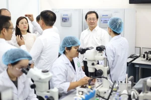 Đoàn công tác Ban Tuyên giáo và Dân vận Trung ương thăm các đơn vị trực thuộc Đại học Quốc gia Thành phố Hồ Chí Minh.