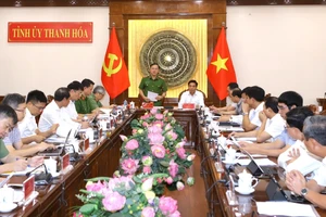 Toàn cảnh buổi làm việc.