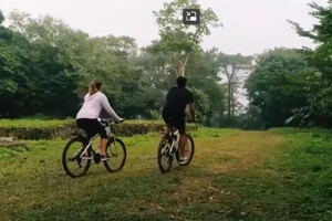 Nhiều gia đình chọn những điểm du lịch trải nghiệm thiên nhiên ở gần.