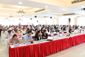 Gần 150 điều dưỡng và nhân viên y tế tham gia lớp tập huấn.