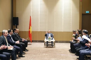 Tổng Bí thư Tô Lâm tiếp lãnh đạo một số doanh nghiệp tiêu biểu của Azerbaijan. (Ảnh: Thống Nhất/TTXVN)