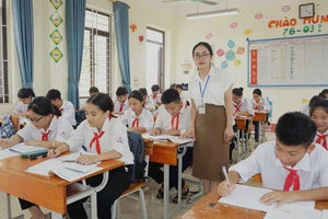 Nhà giáo tích cực sẽ khơi dậy tinh thần học tập, rèn luyện của học sinh. Ảnh: Văn Học