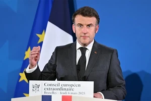 Tổng thống Pháp Emmanuel Macron phát biểu tại Hội nghị thượng đỉnh EU về quốc phòng và Ukraine, tại Brussels, Bỉ ngày 6/3. (Ảnh: Anadolu Agency/TTXVN)