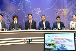Quang cảnh buổi toạ đàm "Giải pháp thông minh trong giao thông hiện đại". (Ảnh: VGP)