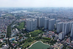 Hiện có đến 20% tổng lượng tín dụng đổ vào bất động sản, trong khi doanh nghiệp sản xuất thuộc các lĩnh vực then chốt như: nông nghiệp, công nghiệp hỗ trợ, logistics vẫn “khát vốn”. 