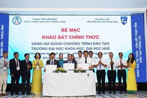 Kiểm định chất lượng giáo dục đại học là hoạt động để bảo đảm sự nhất quán trong chất lượng và sự minh bạch đối với toàn xã hội. (Ảnh Thu Quỳnh)