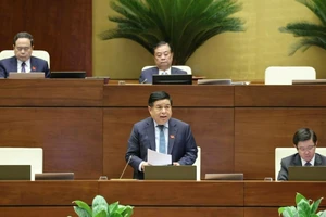 Phó Thủ tướng Nguyễn Chí Dũng phát biểu giải trình, làm rõ một số vấn đề đại biểu nêu. (Ảnh: NHẬT BẮC)