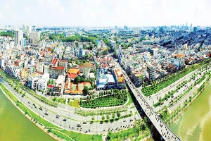Chợ Lớn hôm nay có vị trí thông thương thủy bộ rất quan trọng với Đông Nam Bộ, Đồng bằng sông Cửu Long. (Ảnh HOÀNG VIỆT TRUNG)