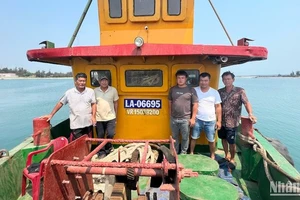 5 thuyền viên vẫn mất tích sau vụ chìm tàu kéo và sà-lan hơn một năm trước.