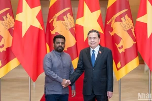 Chủ tịch Quốc hội Trần Thanh Mẫn và Tổng thống Sri Lanka Anura Kumara Dissanayaka. (Ảnh: DUY LINH)