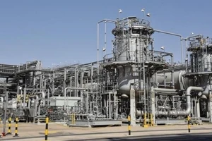 Nhà máy lọc dầu tại Dammam, Saudi Arabia. (Ảnh: THX/TTXVN)