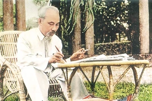 Được sống trong hòa bình, độc lập, hưởng thụ thành quả cách mạng, chúng ta biết ơn vô hạn công lao trời biển của Chủ tịch Hồ Chí Minh.